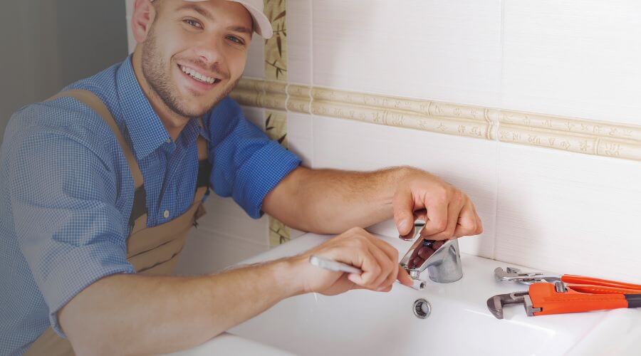 Professional emergency plumbing in D Lo, MS